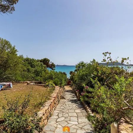 Villa Teresa Front